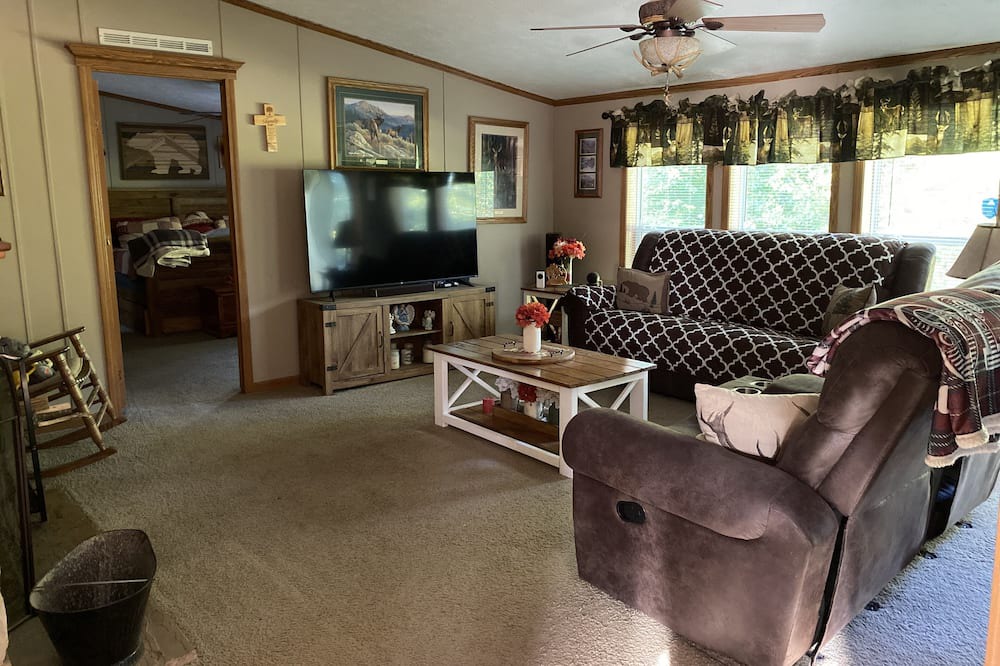 Photo of Livingroom in Tyner