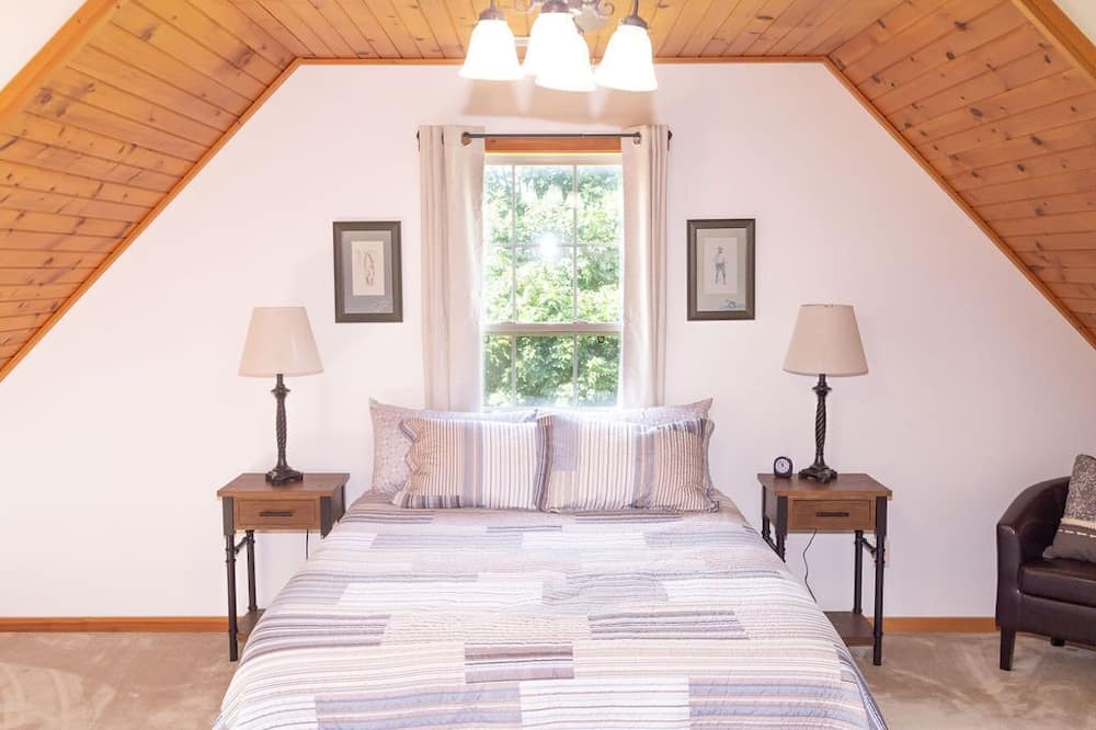 Photo of Bedroom in Brookline Station