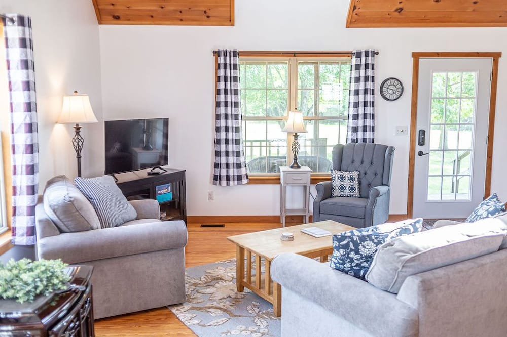 Photo of Livingroom in Brookline Station