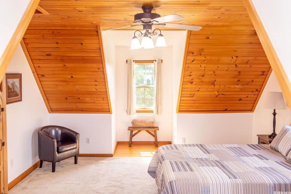 Photo of Bedroom in Brookline Station