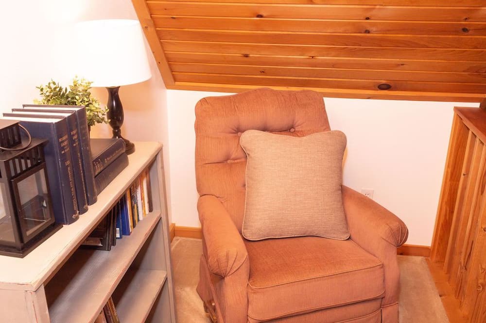 Photo of Livingroom in Brookline Station