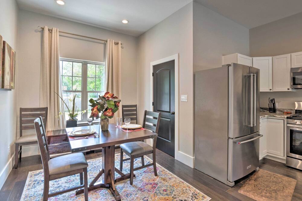 Photo of Livingroom in Bastrop