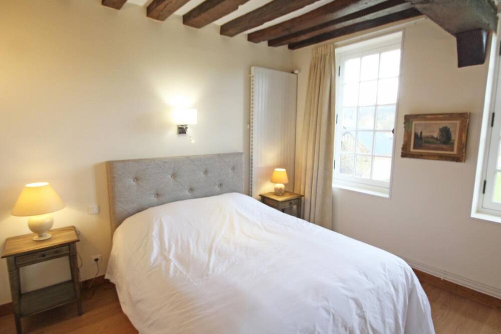 Photo of Bedroom in Sahurs