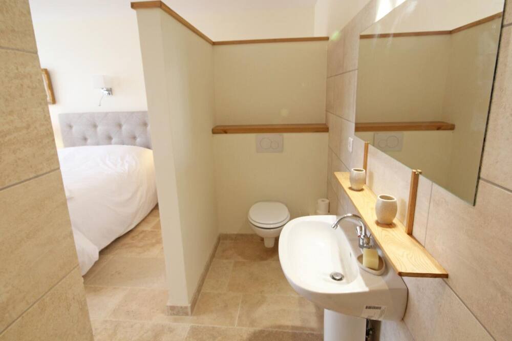 Photo of Bathroom in Sahurs