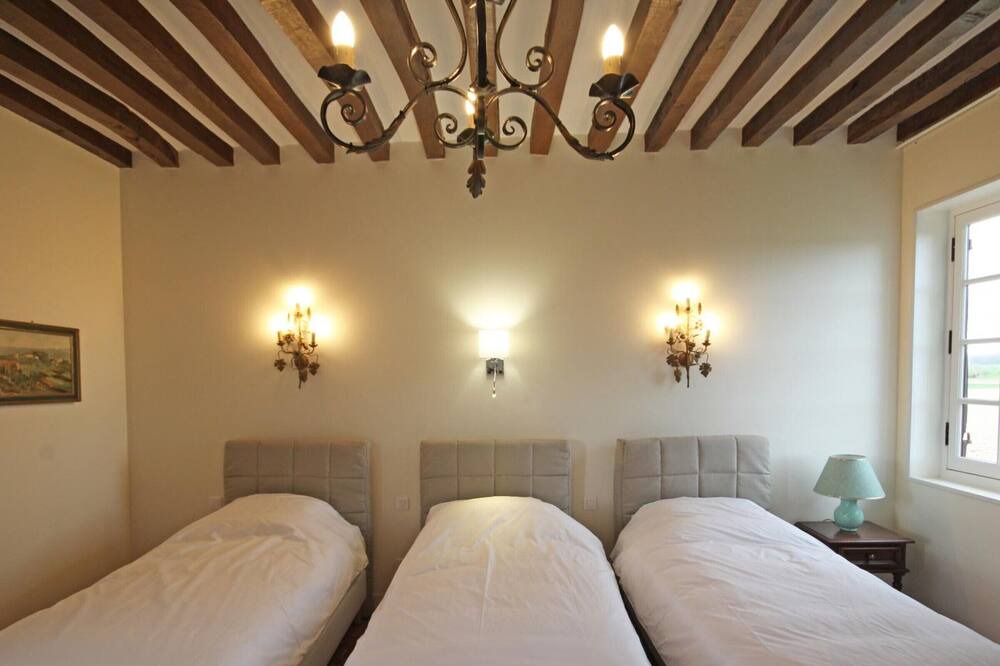 Photo of Bedroom in Sahurs