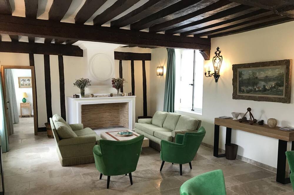 Photo of Livingroom in Sahurs