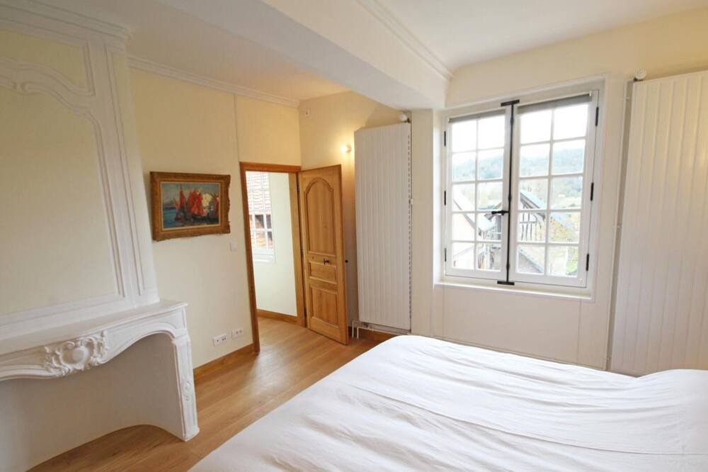 Photo of Bedroom in Sahurs
