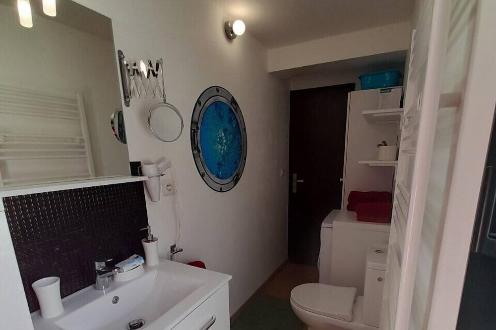 Photo of Bathroom in Quartier Atlantis