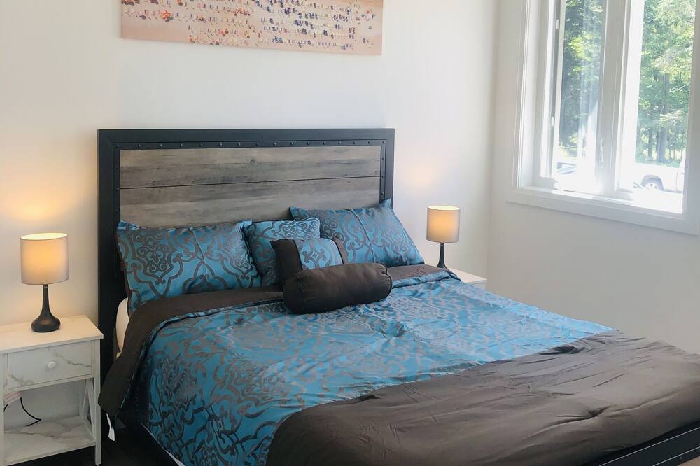 Photo of Bedroom in Kincardine