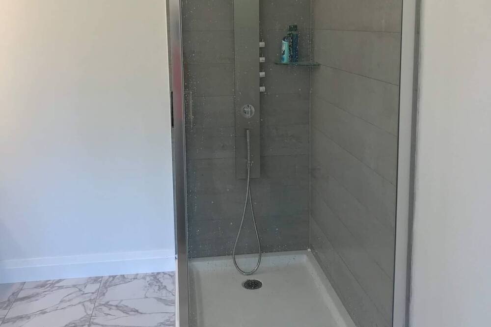 Photo of Bathroom in Kincardine