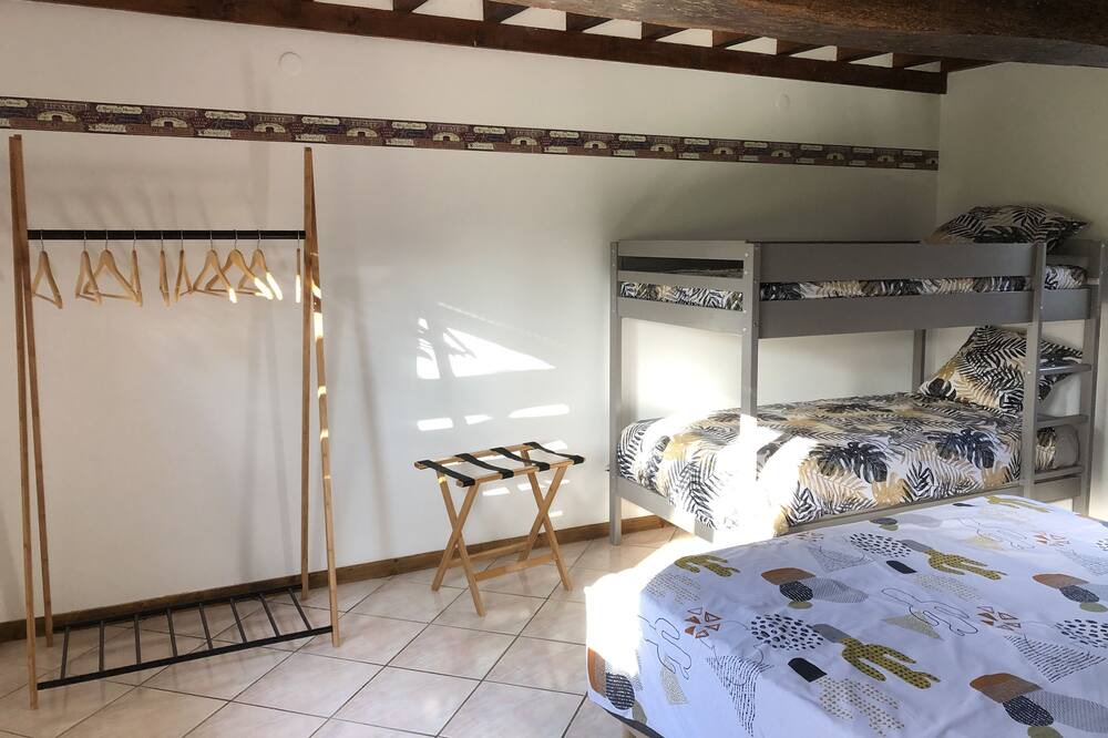 Photo of Bedroom in Genneville