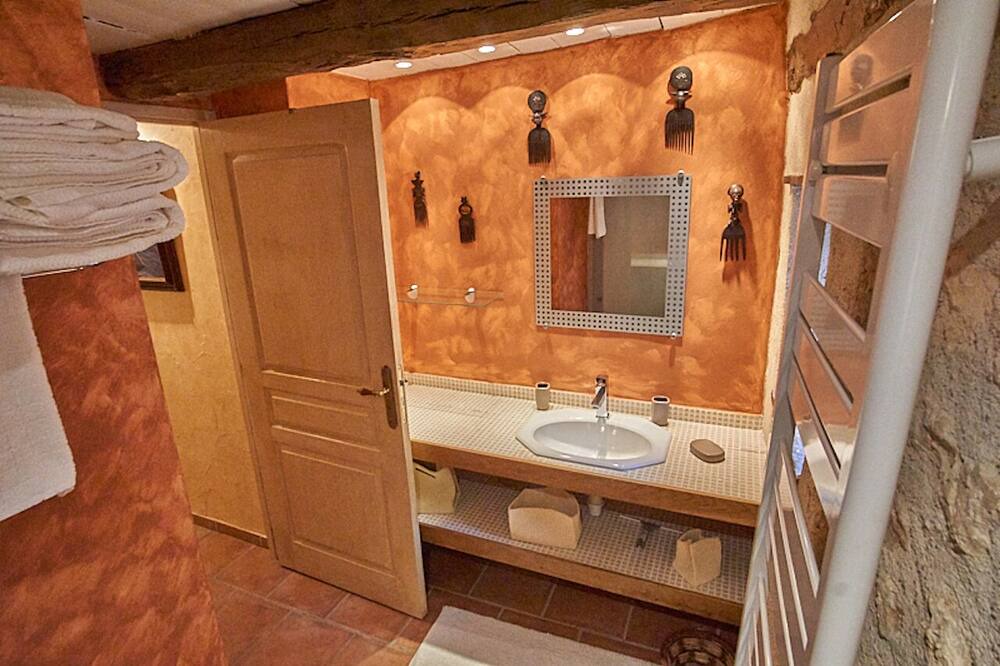 Photo of Bathroom in Mouzieys-Panens