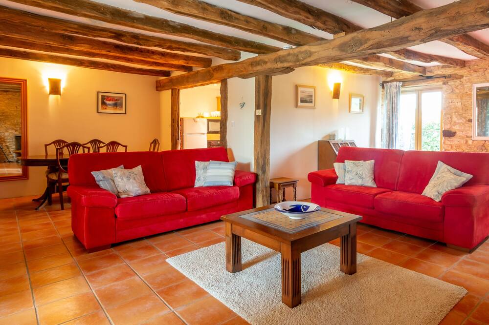 Photo of Livingroom in Frayssinet-le-Gelat