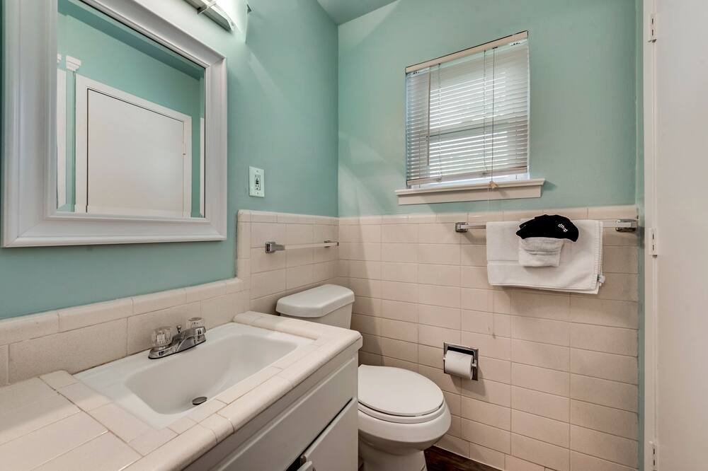 Photo of Bathroom in Oak Lawn