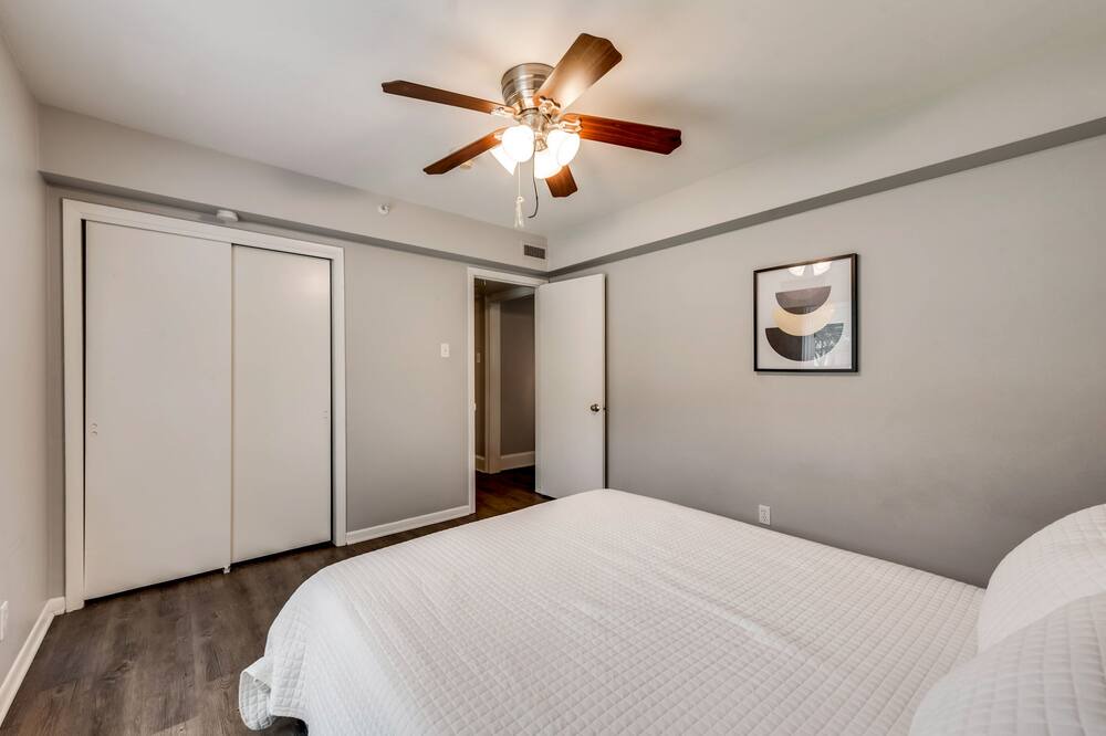 Photo of Bedroom in Oak Lawn