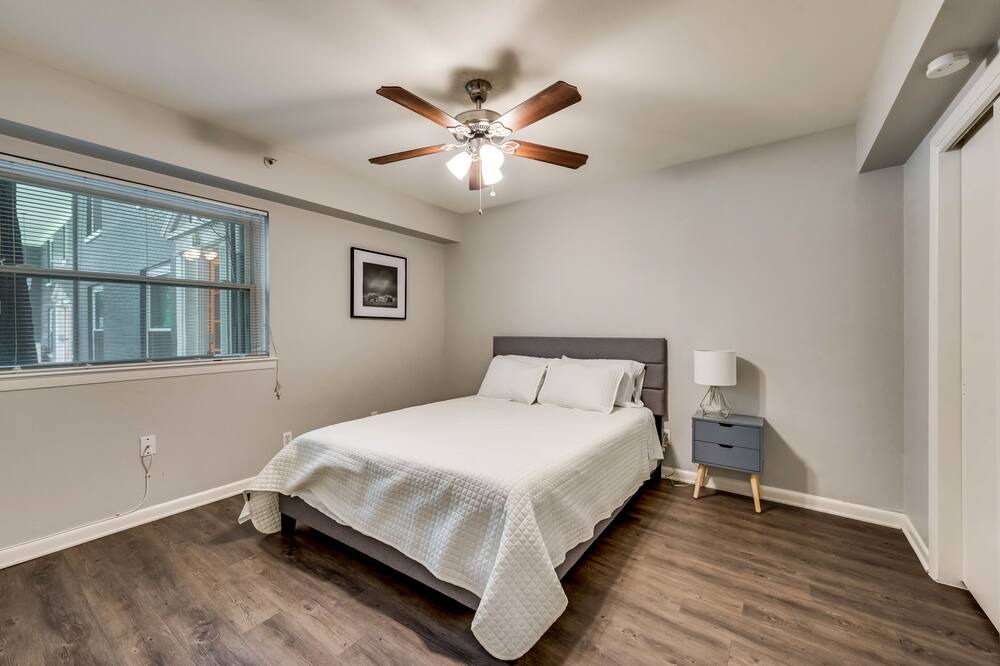 Photo of Bedroom in Oak Lawn