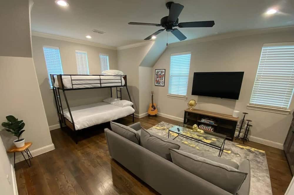 Photo of Livingroom in Vickery Place