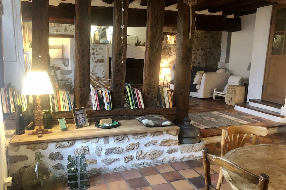 Photo of Livingroom in Sablonnieres