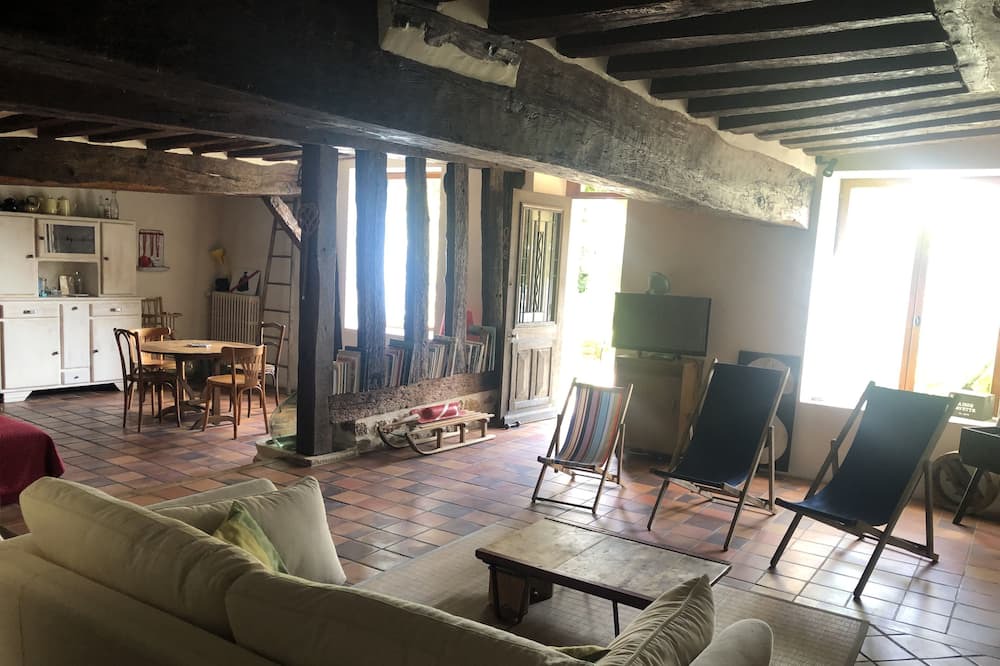 Photo of Livingroom in Sablonnieres