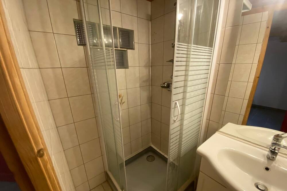 Photo of Bathroom in Baixas