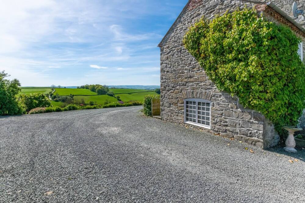 Photo of Outdoor in Kingswood