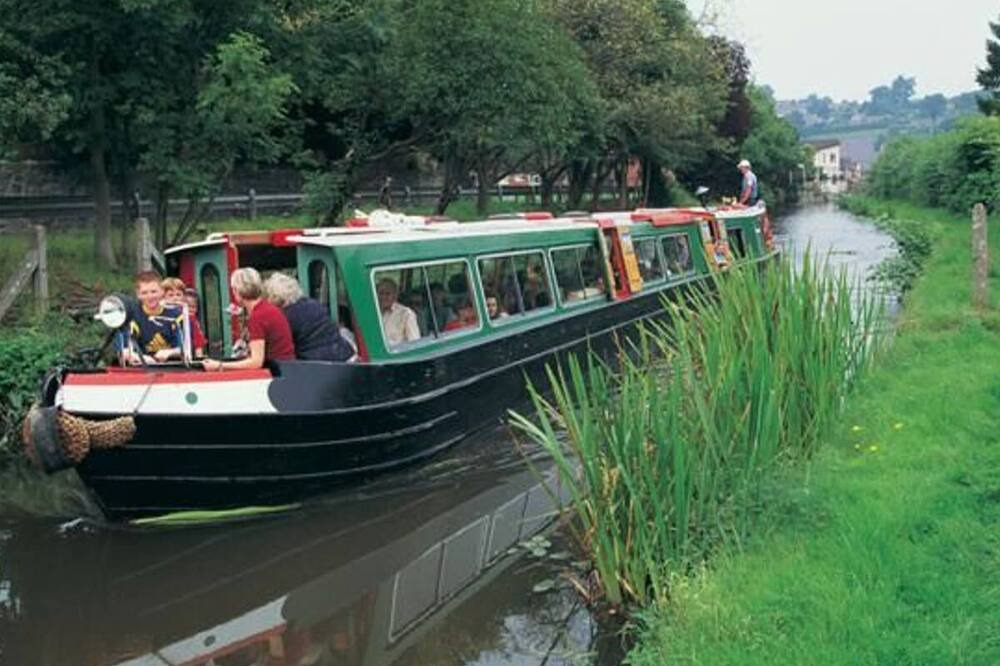 Photo of Others in Kingswood