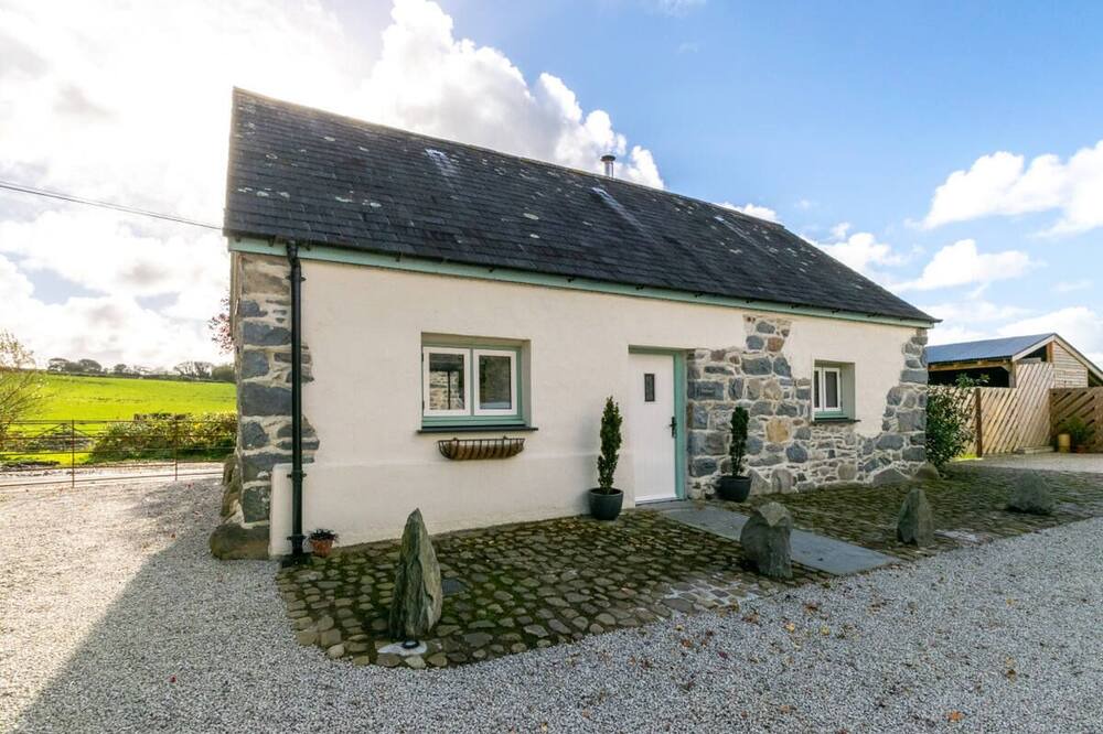 Photo of Outdoor in Bow Street