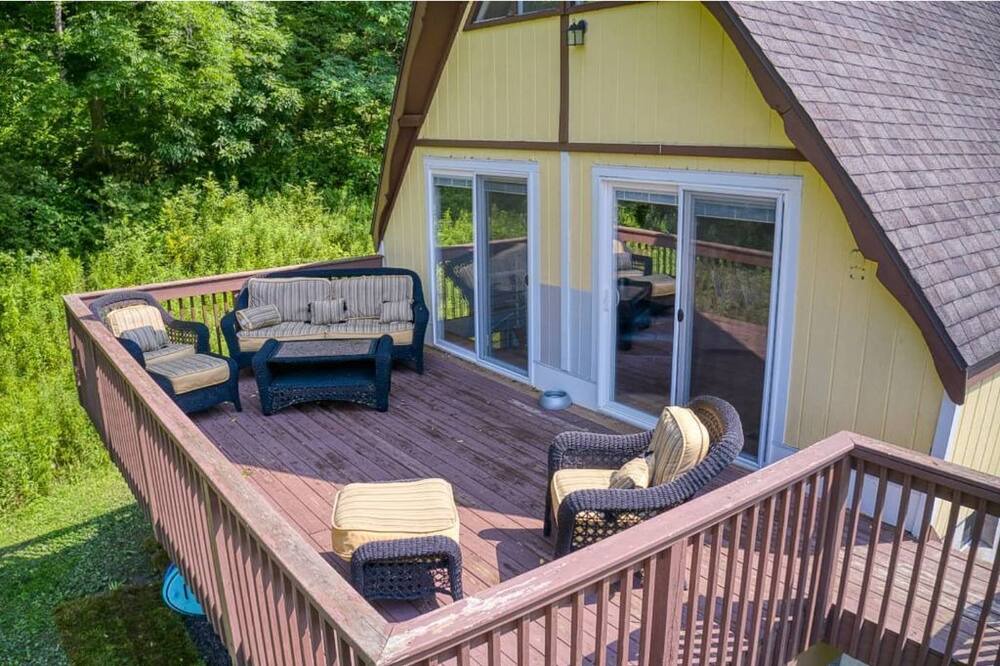 Photo of Patio Balcony in Skaneateles