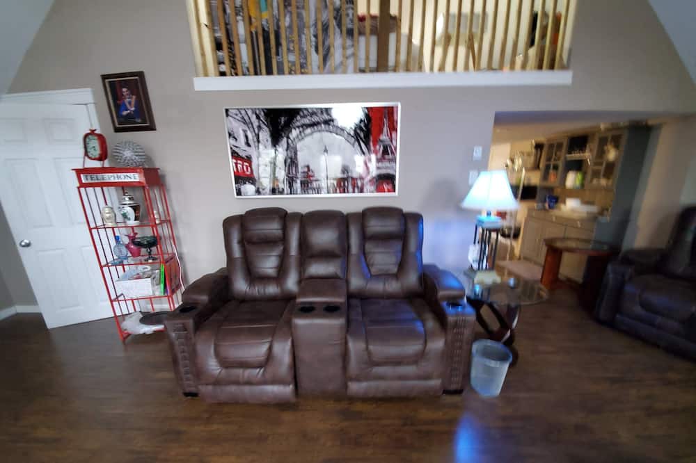 Photo of Livingroom in Boularderie