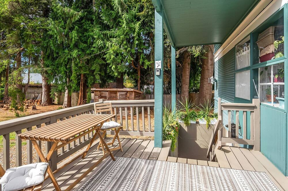 Photo of Patio Balcony in Carnation