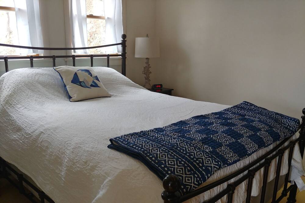 Photo of Bedroom in Valois