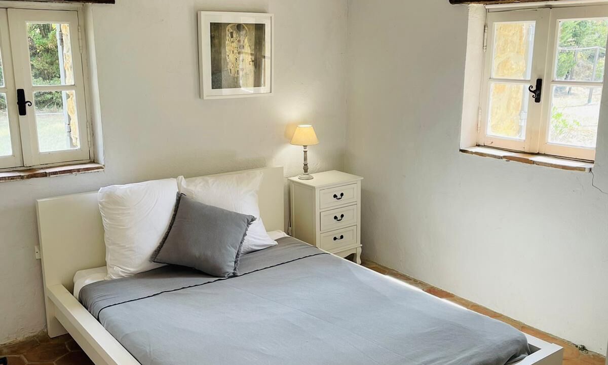 Photo of Bedroom in Saint-Andre-d'Olerargues