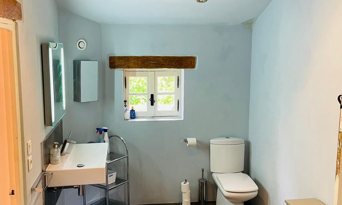 Photo of Bathroom in Saint-Andre-d'Olerargues