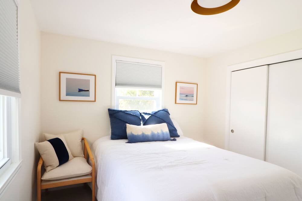 Photo of Bedroom in Newburyport