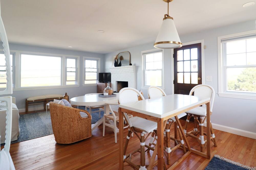 Photo of Livingroom in Newburyport