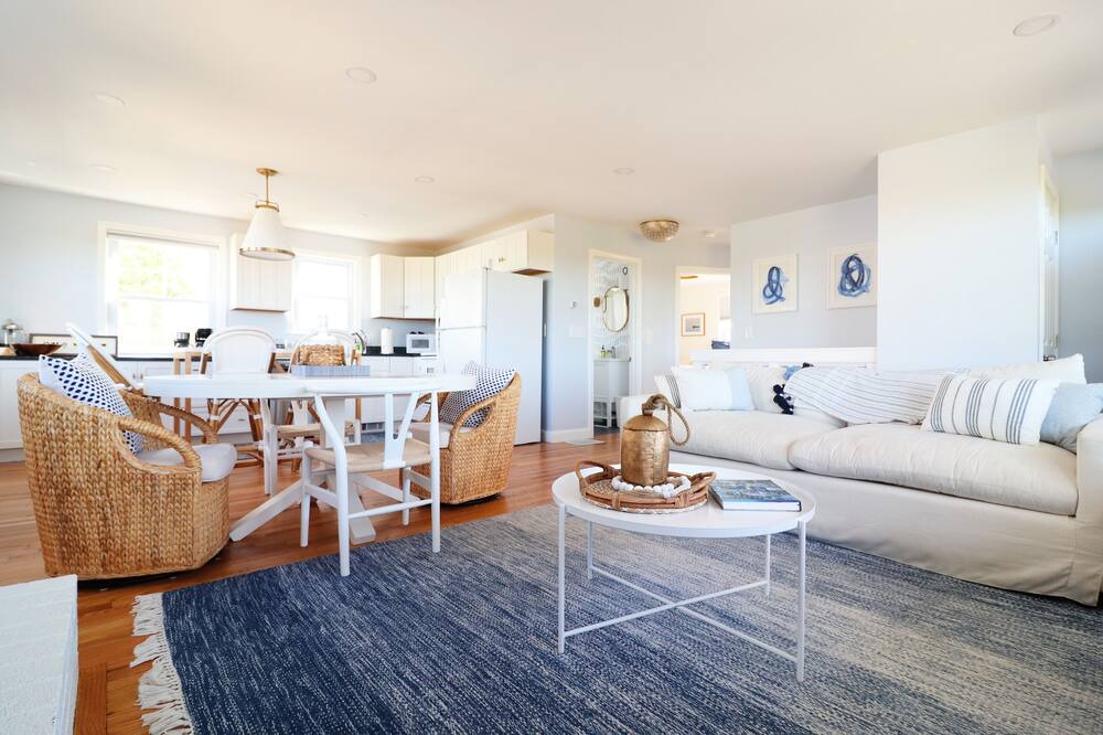 Photo of Livingroom in Newburyport