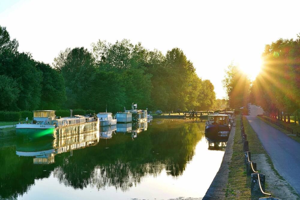 Photo of Others in Hede