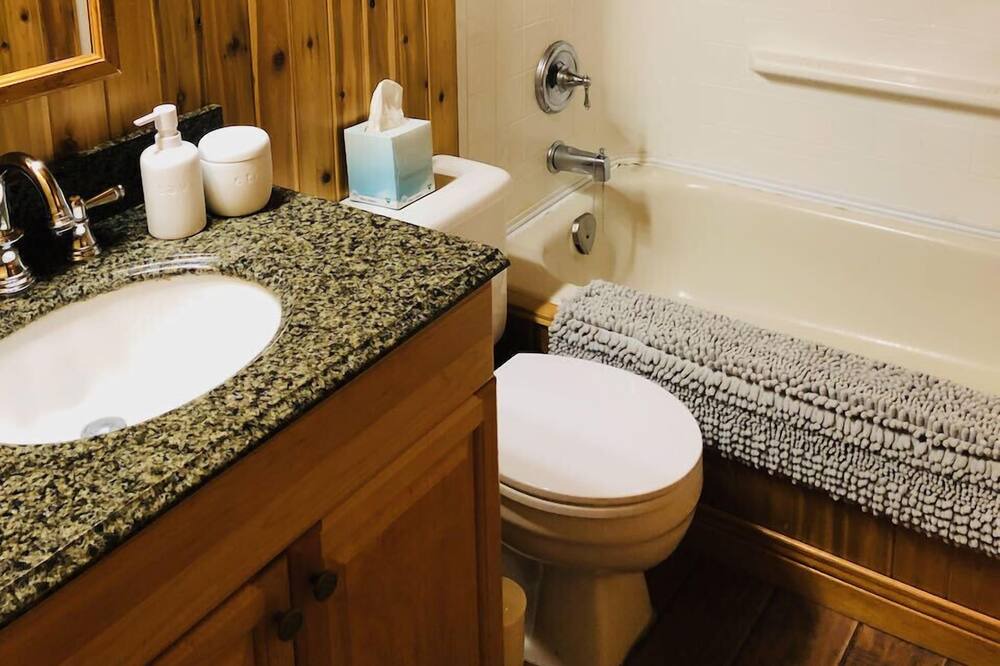 Photo of Bathroom in Lafontaine
