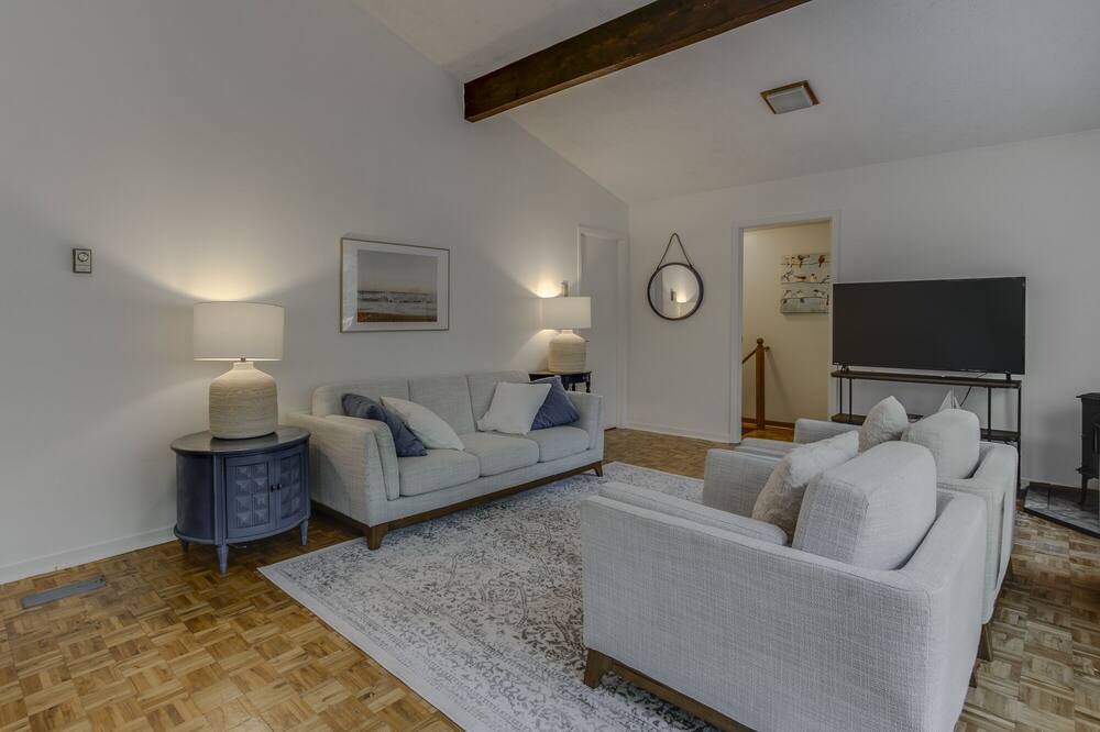 Photo of Livingroom in Lafontaine
