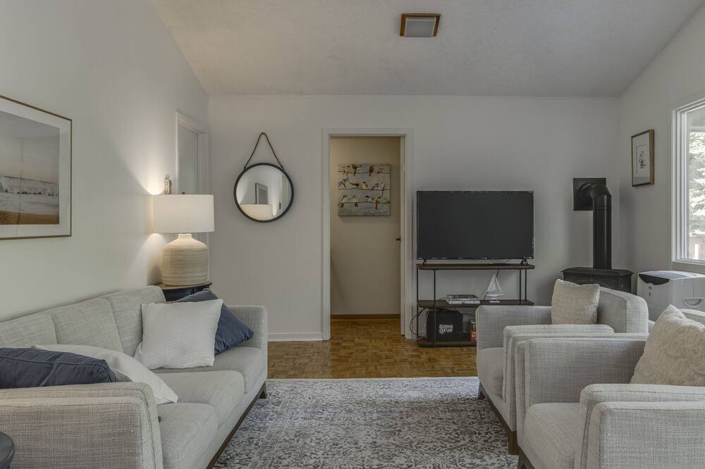 Photo of Livingroom in Lafontaine
