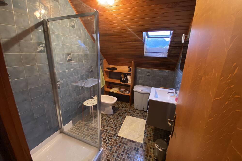 Photo of Bathroom in Cessy