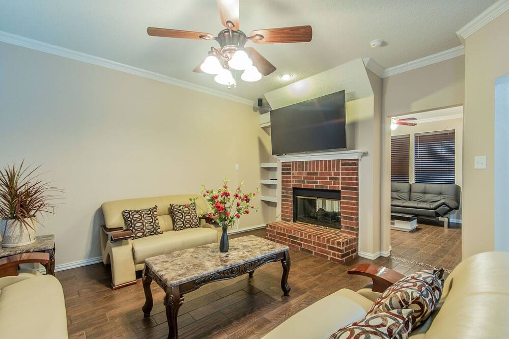 Photo of Livingroom in Elmo