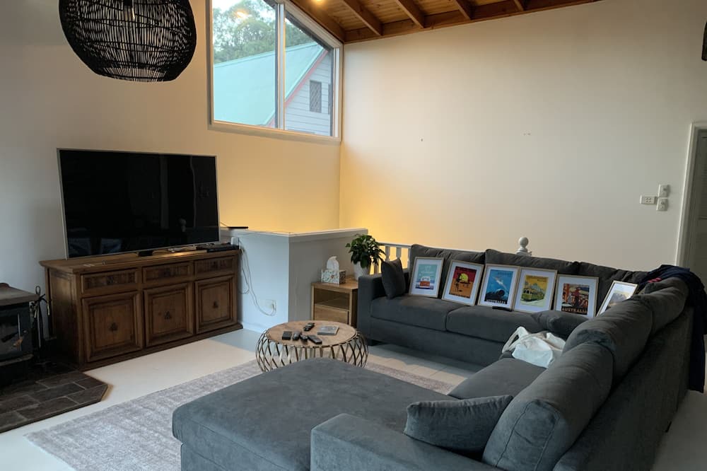 Photo of Livingroom in Lower Macdonald