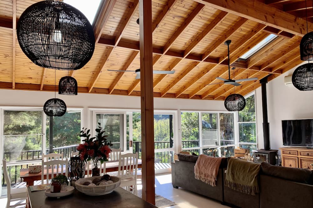 Photo of Livingroom in Lower Macdonald