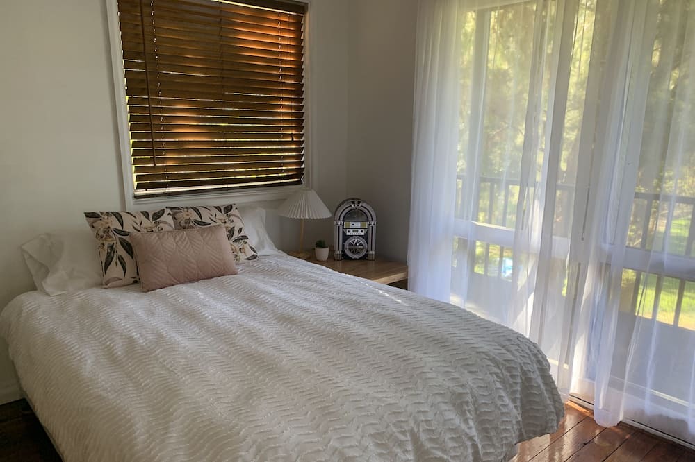 Photo of Bedroom in Lower Macdonald