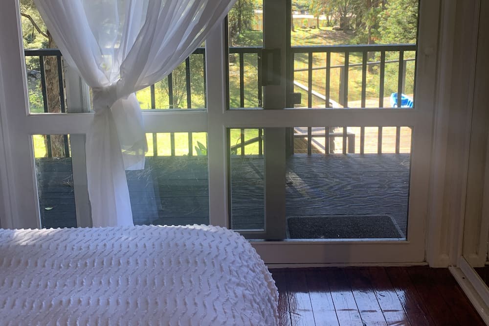 Photo of Bedroom in Lower Macdonald