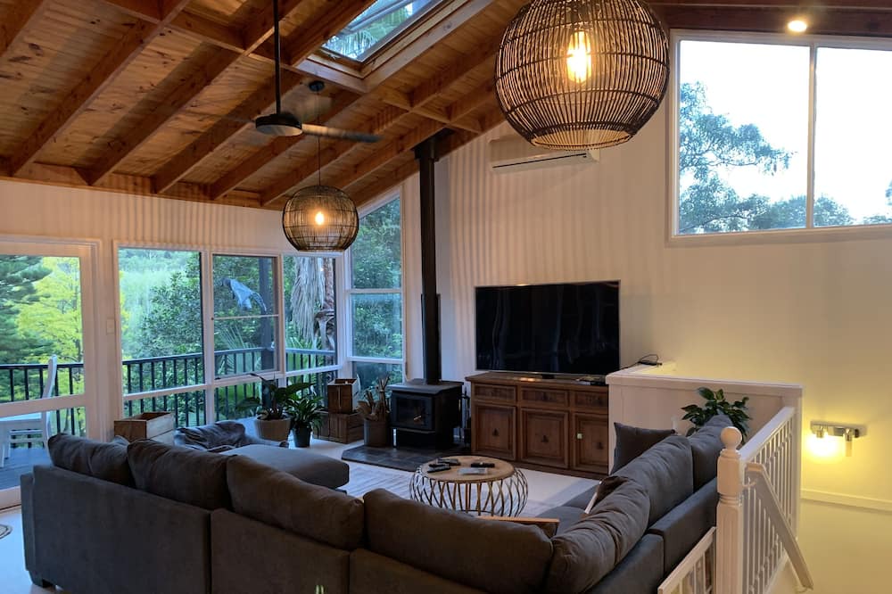 Photo of Livingroom in Lower Macdonald