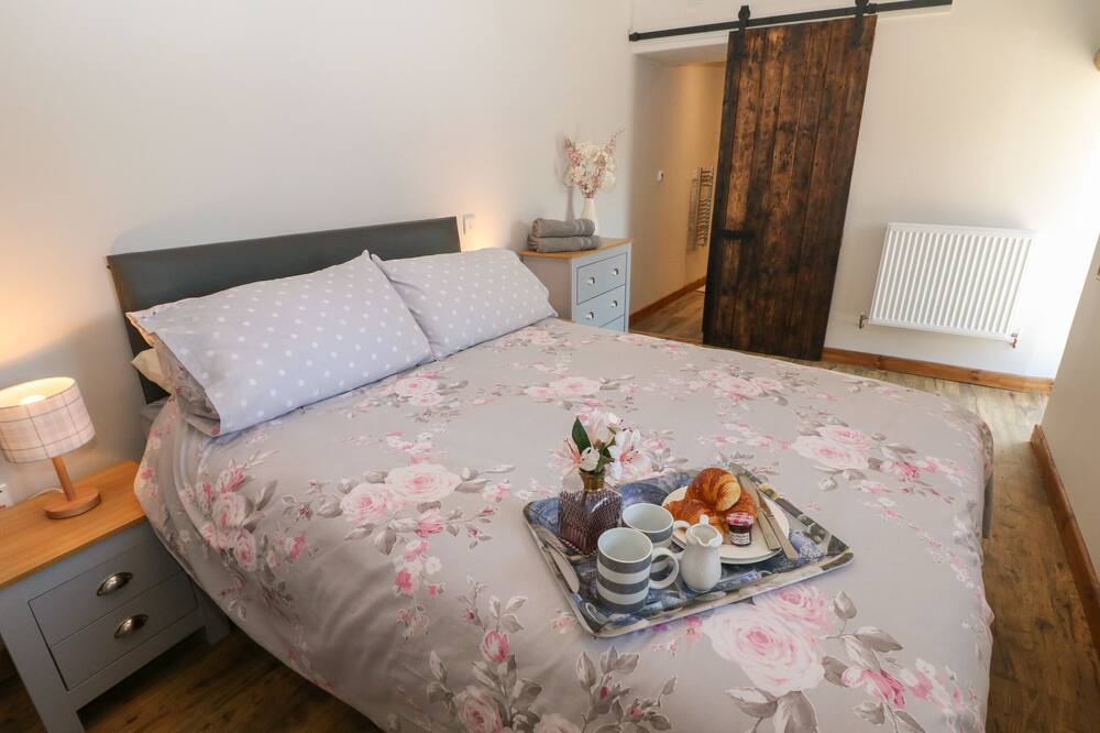 Photo of Others in Blackwell in the Peak