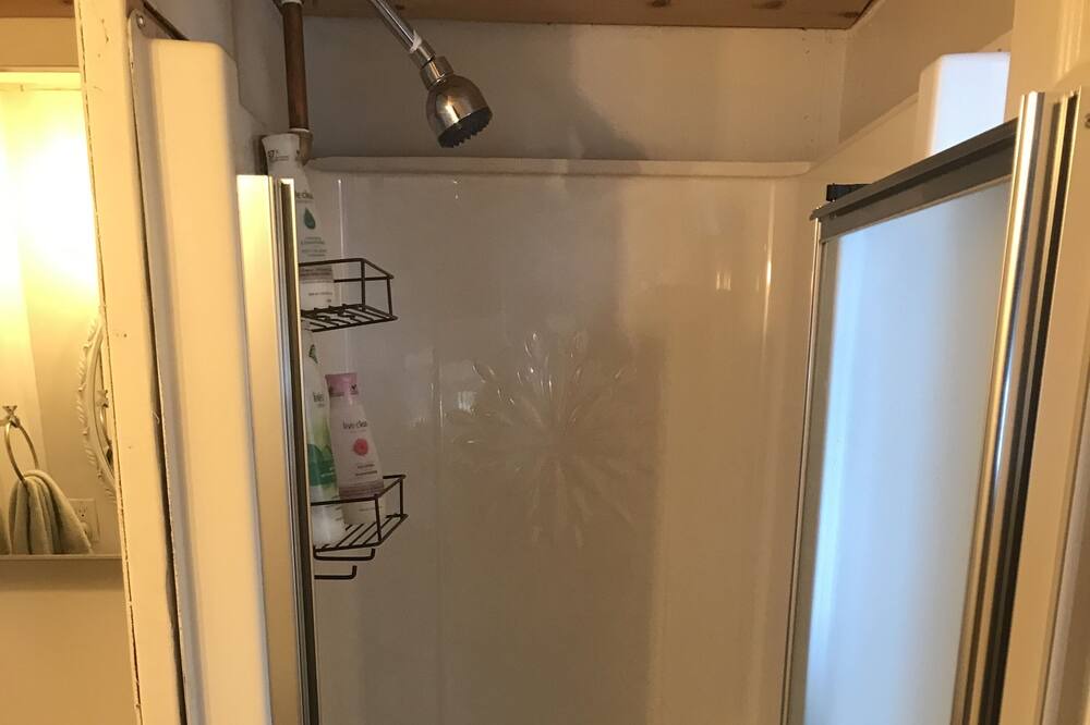 Photo of Bathroom in Frontenac