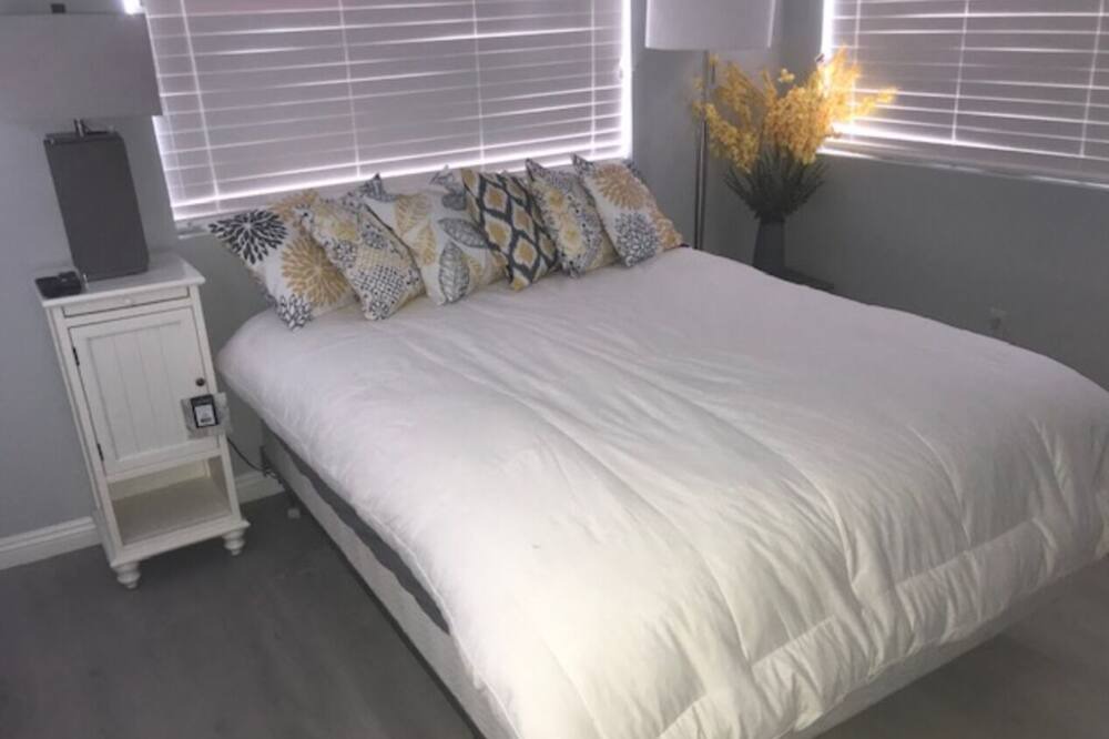 Photo of Bedroom in Bombay Beach
